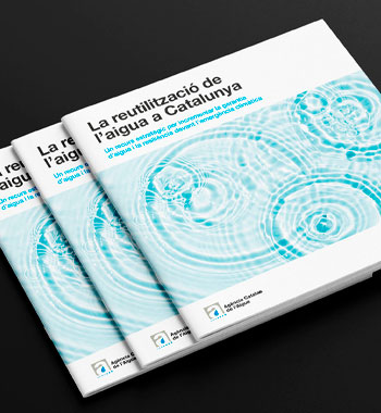 Llibrets sobre la reutilització de l'aigua a Catalunya dissenyats per l'estudi de disseny de comunicació gràfica Naau.